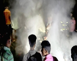 শান্তিগঞ্জে গ্যাস সিলিন্ডার বিস্ফোরণে পুড়ে ছাই হলো ৪ বসতঘর